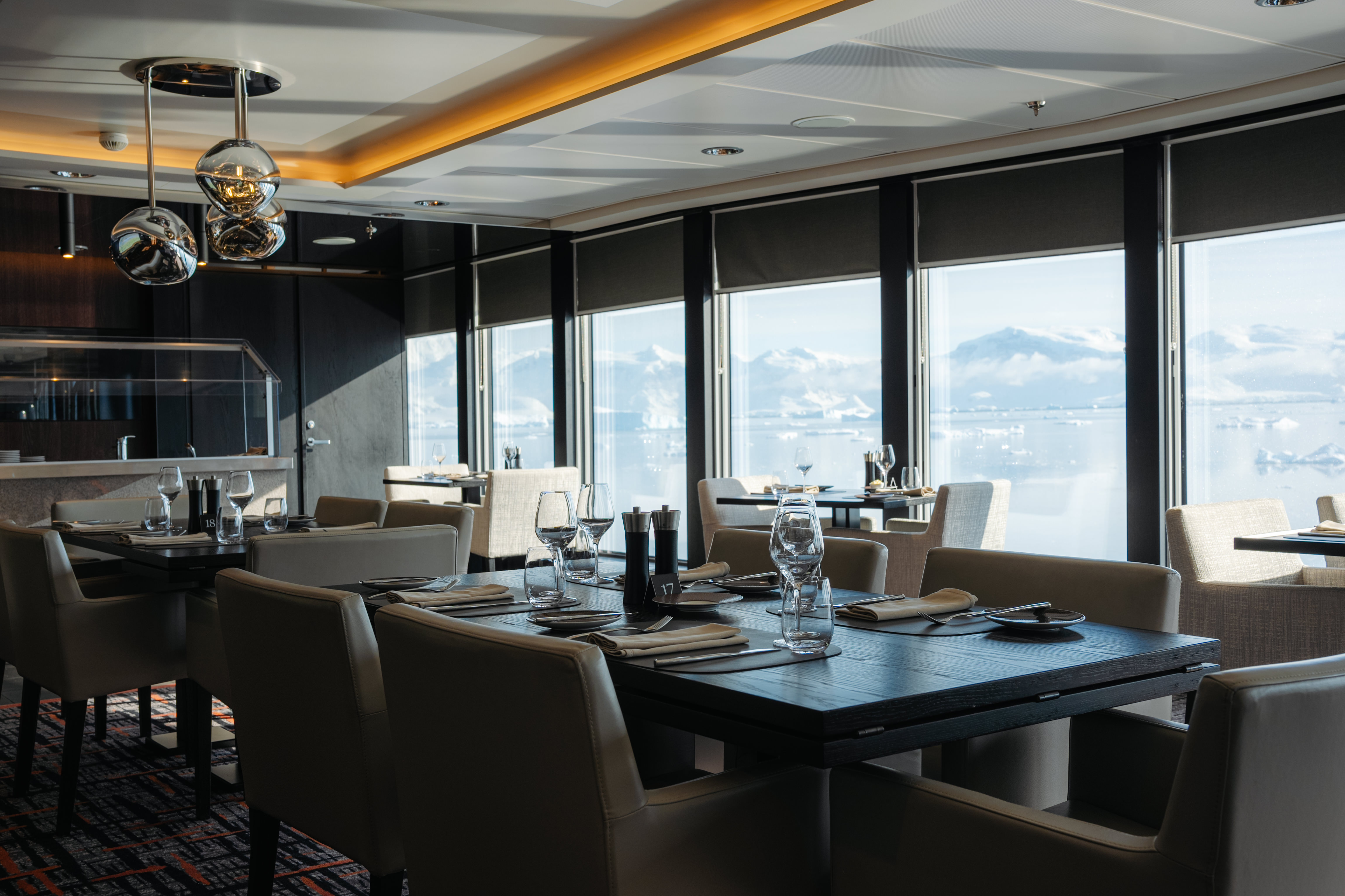 MS Roald Amundsen - Lindstrøm